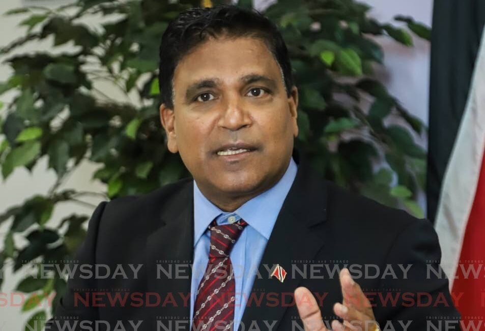 moonilal:-cop’s-circumstance-is-‘disturbing’